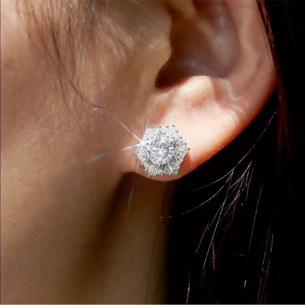 New 925 Silver Stud Earrings Creative Round Cut Cubic Zirconia - Picture 6 of 6